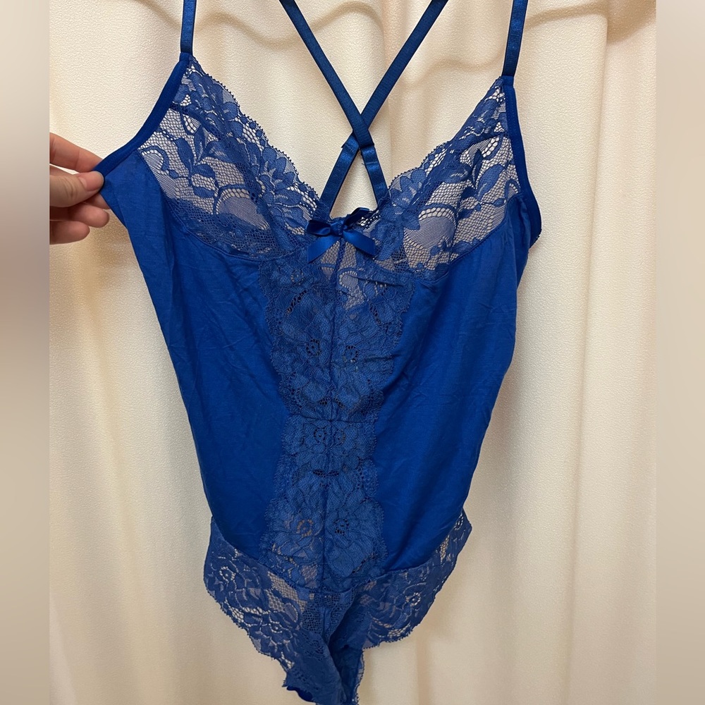 Genhoo Lingerie Set
Blue Lace